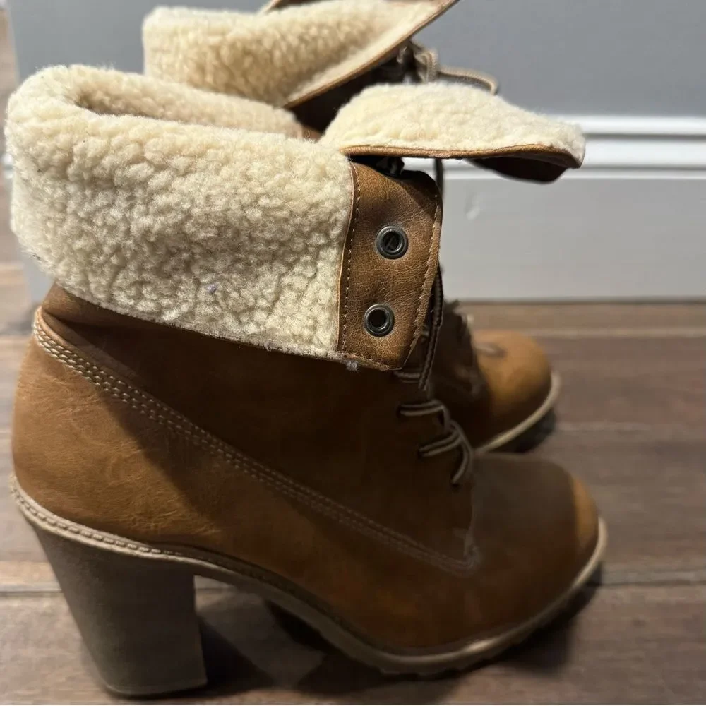 Mudd Tan Lace Up Round Toe Sherpa Lined Block Heel Utility Boots 8M